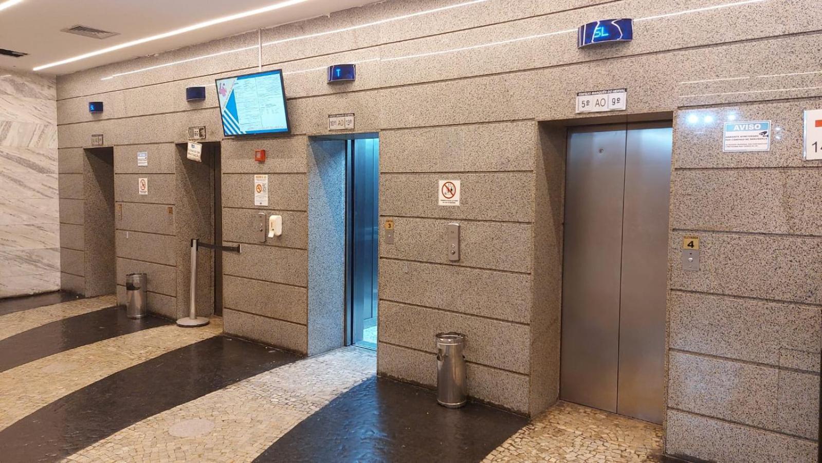 Apartamento Excelente No Centro Em Frente Ao Metro